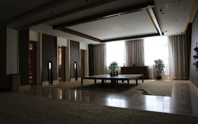 Qomo Langzong Hotel