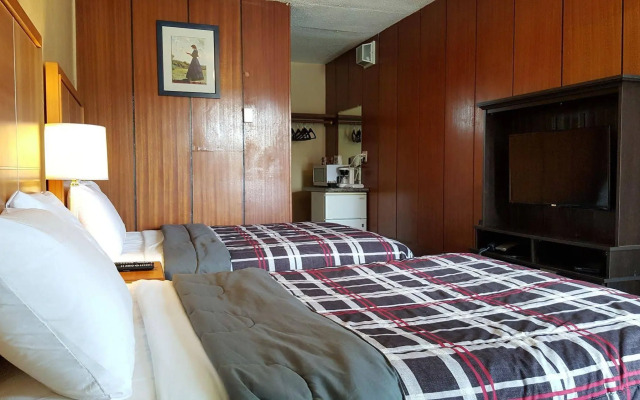 Plaza Motel