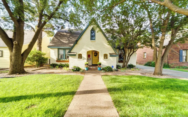 Renovated Lubbock Home - Walk to Texas Tech!