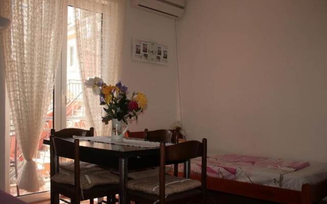 Studio Apartment on the Beach
