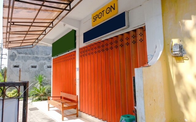 Griya Harmony Family Syariah by OYO Rooms