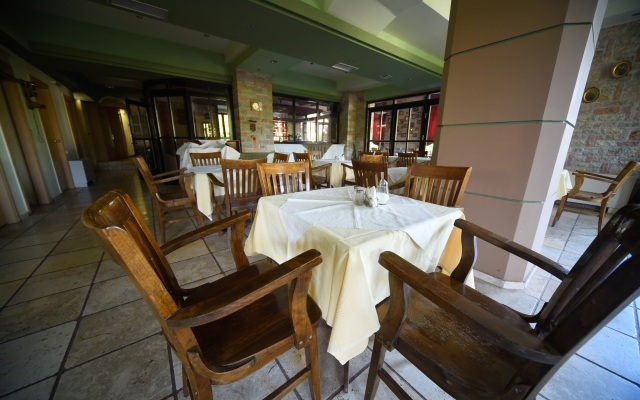 Mont Helmos Hotel