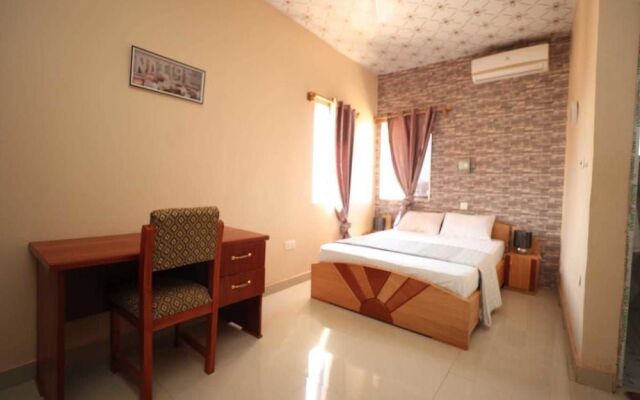 Parigha Hotel