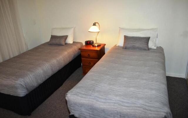 Redland Bay Motel