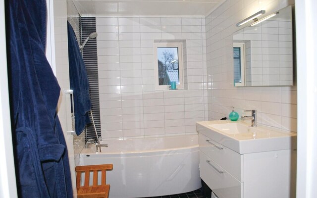 Beautiful Home in Västra Frölunda With 3 Bedrooms and Wifi