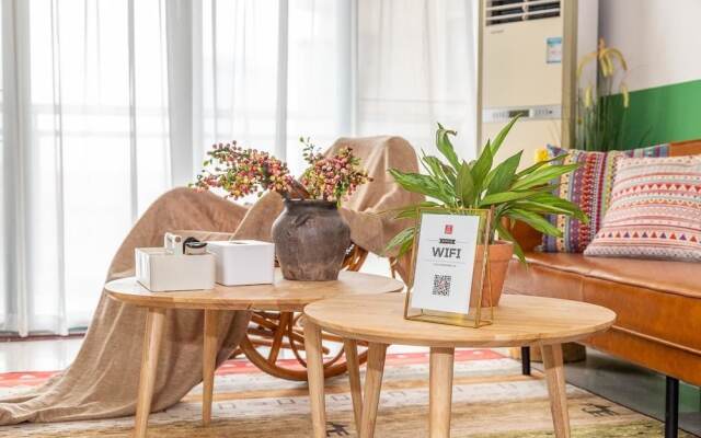 Locals Boutique Apartment Huafa Plaza 39