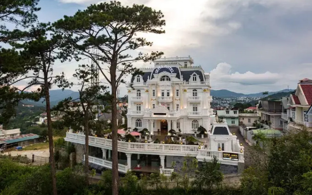 Sepia Hotel DaLat
