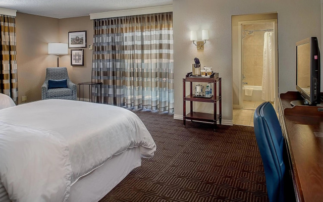 Sheraton Westport Chalet Hotel St. Louis