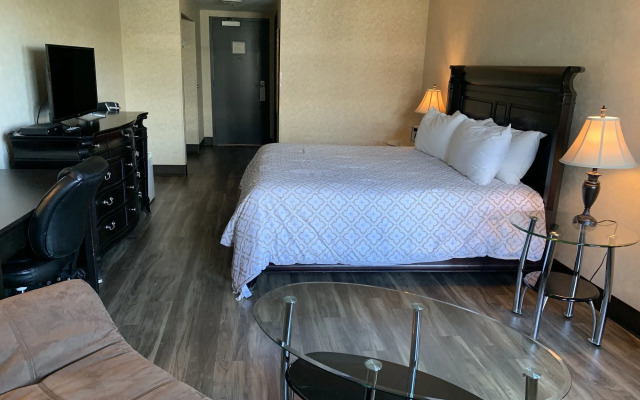 Coast Lonsdale Quay Hotel