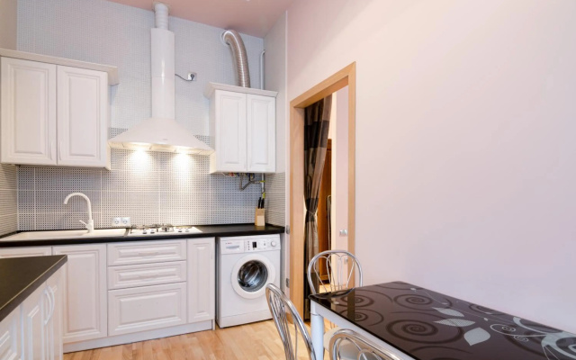 Apartment on Doroshenka Street 34