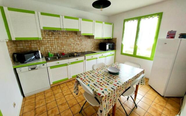 Spacious House With Garden Near The Beach