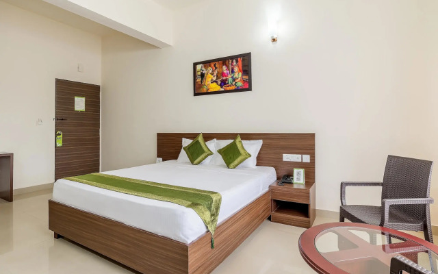 Treebo Pappilon Palace - PVS Circle