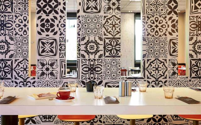 ibis Lyon Gerland Musée des Confluences