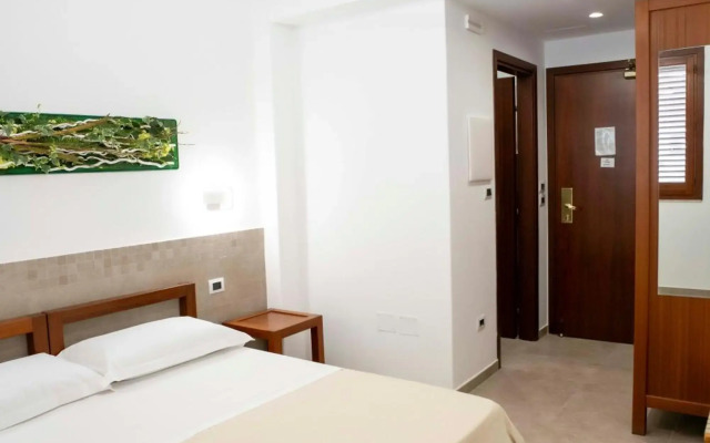 Petit Hotel