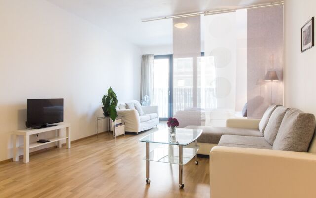 New Modern Apartment with Zizkov Parking