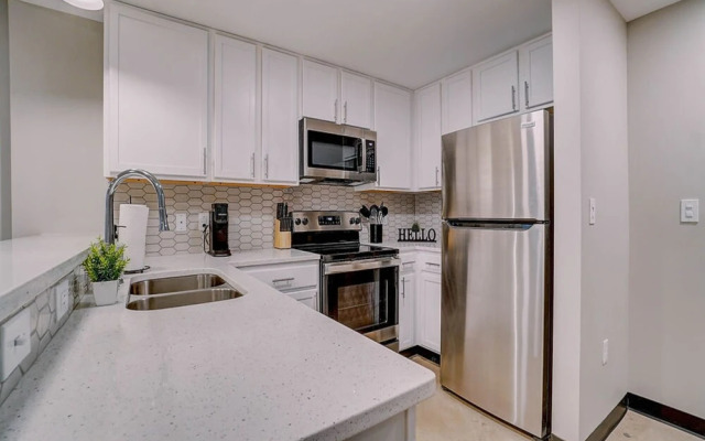 FRONTDESK Tower on Tenth Apts Birmingham