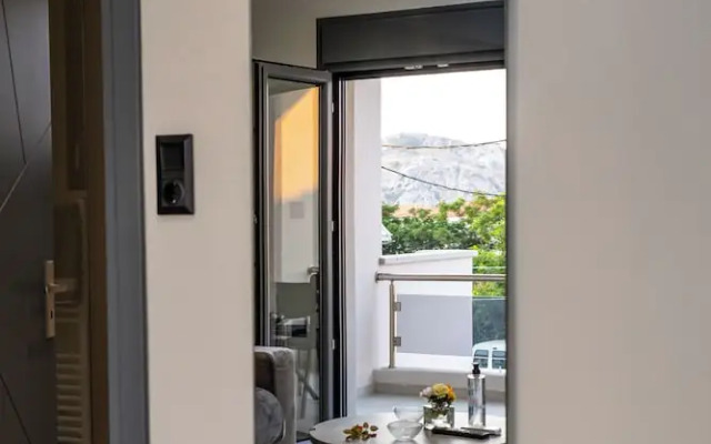 RAFKON Luxury Apartments - Myrina