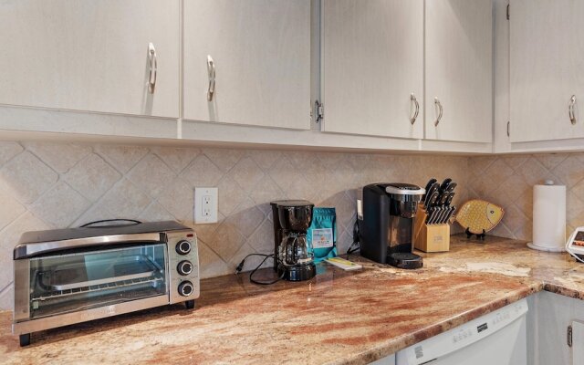 Serenity On Sutton 2 Bedroom Townhouse by RedAwning