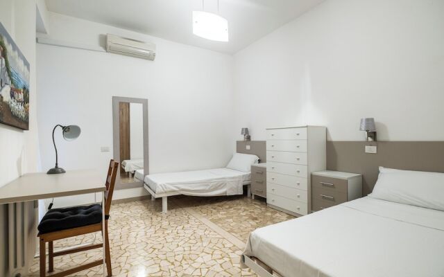 Piazza de' Calderini Apartment