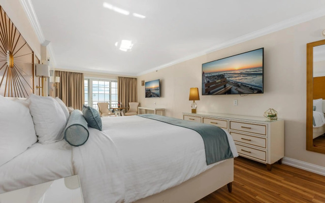 La Mer Beachfront Resort