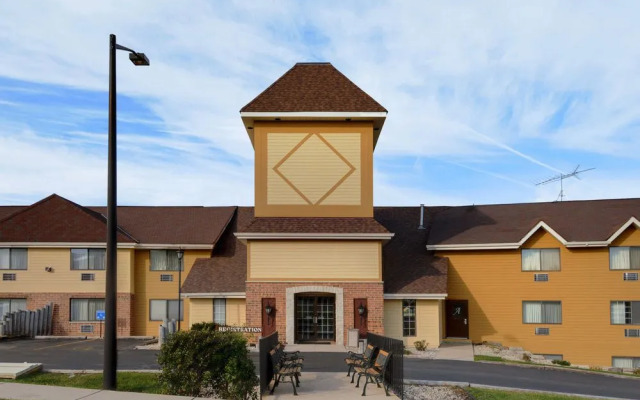 Super 8 Waukesha