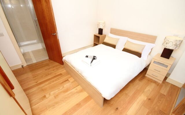 Georges Street Luxury Apartment