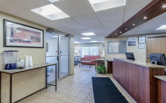 Howard Johnson Inn La Crosse/I-90