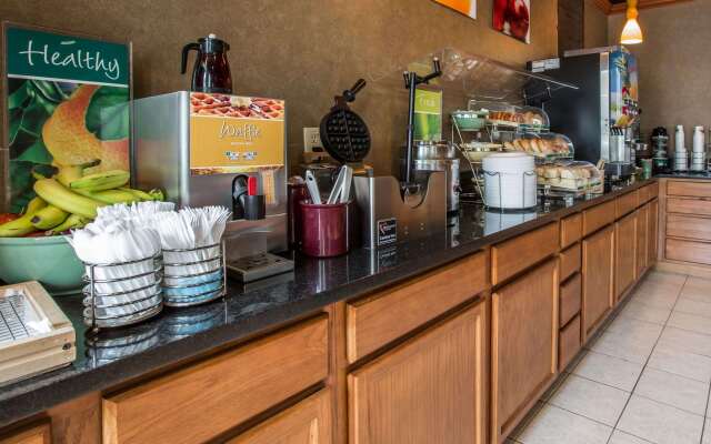 Quality Inn & Suites Hanes Mall