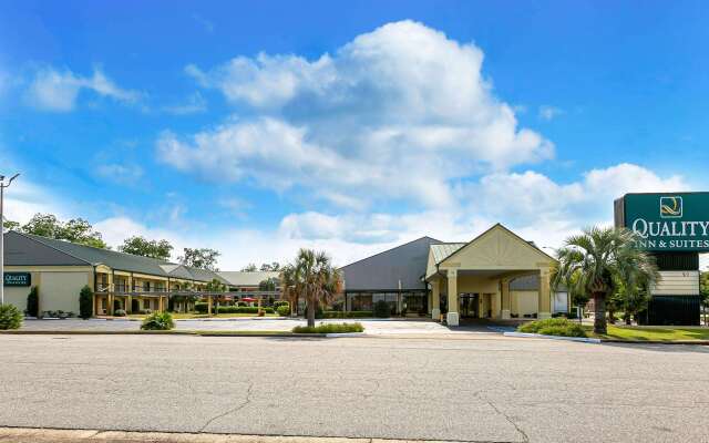 Quality Inn & Suites near Lake Eufaula