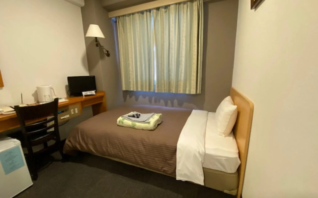 Hotel New Yutaka – Guest Rooms – Izumisano