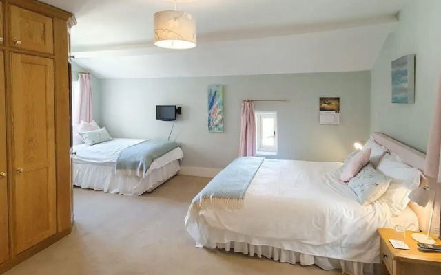 Eastwrey Barton Country House