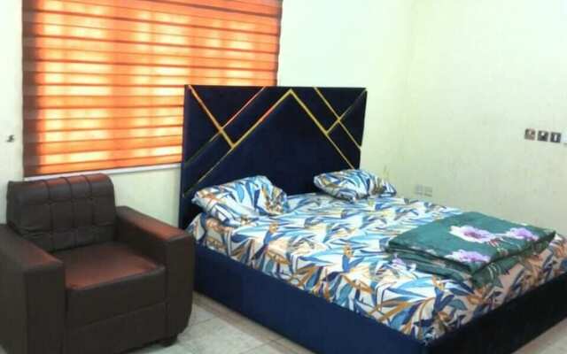 Royal Suites & Apartments