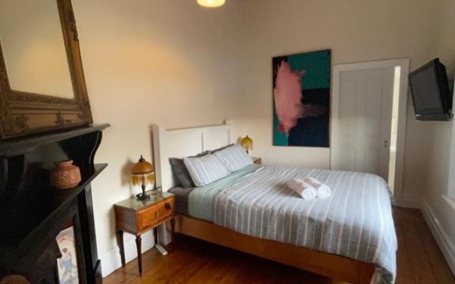 The Mayfair, 4 -bed rooms accommodation Daylesford – Guest Rooms – Daylesford