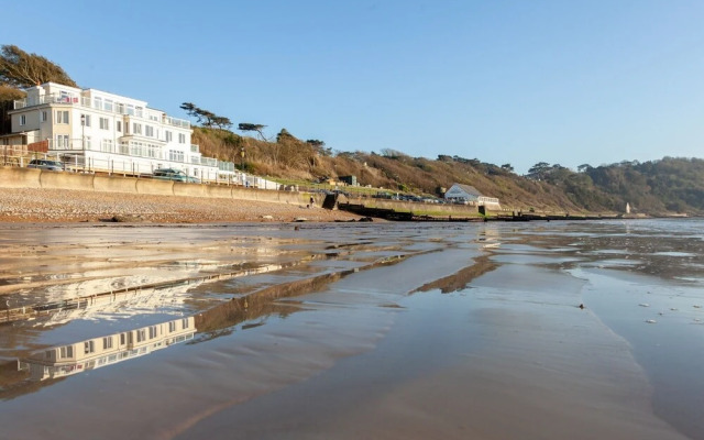 Observation Apartment On The Beach