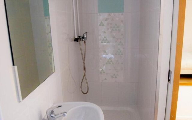 Peters Guesthouse - AL