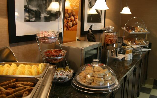 Hampton Inn & Suites Wilder