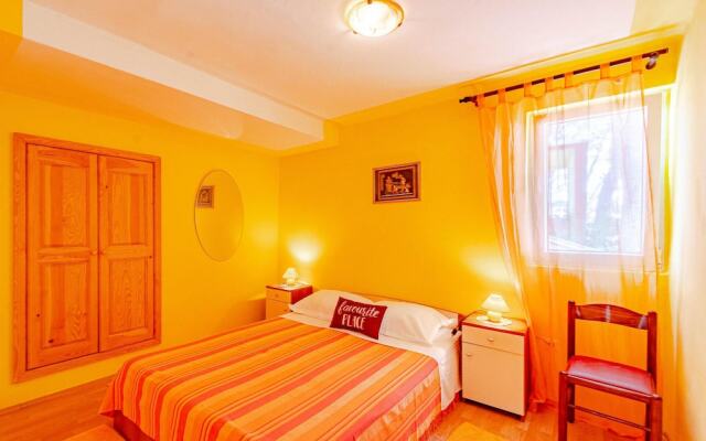 Stunning Home in Prigradica With Wifi and 4 Bedrooms