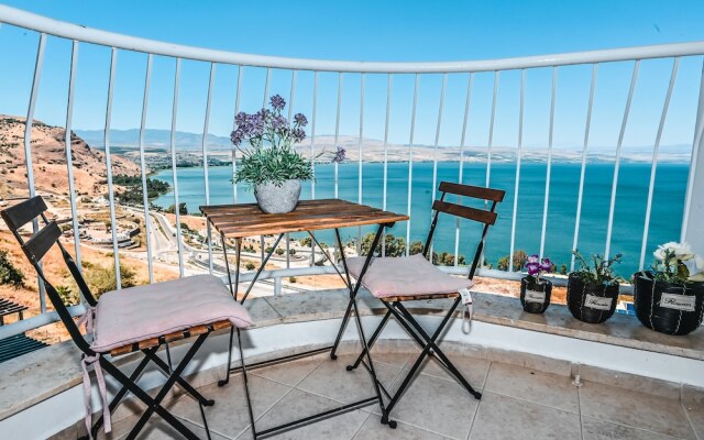lakeview apartment