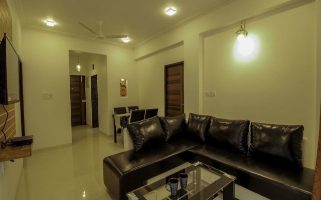 OYO 9792 Home 2BHK Poolside Siolim