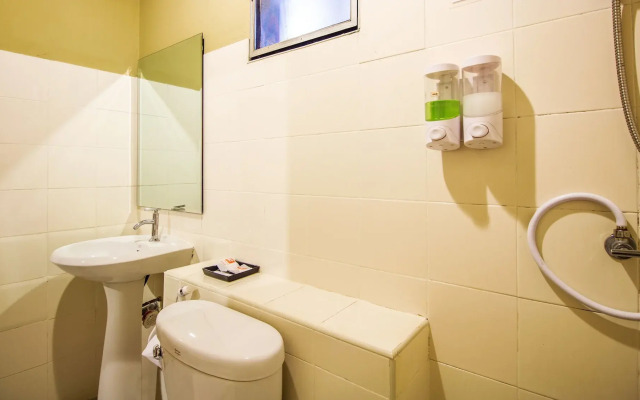 B2 Santitham (Wat Jed Yod) Boutique & Budget Hotel