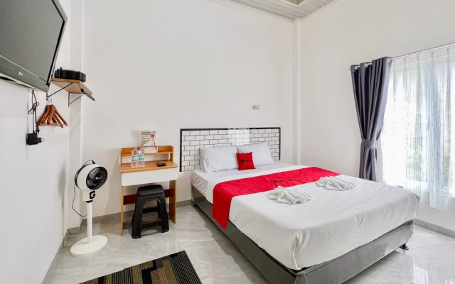 RedDoorz Syariah @ Jam Gadang Homestay Bukittinggi – Guest Rooms – Bukittinggi