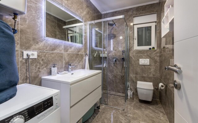 Awesome Apartment in Crikvenica With Jacuzzi, Wifi and 1 Bedrooms