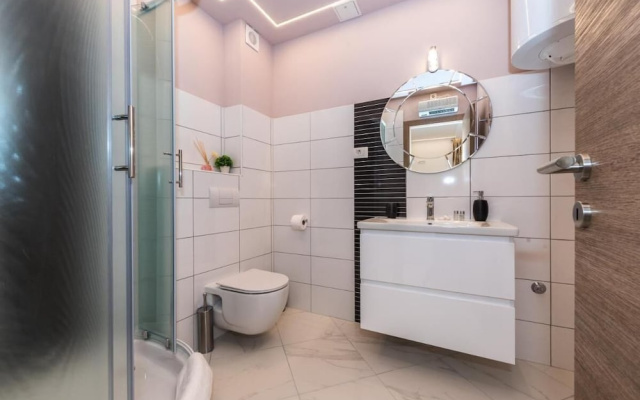 Good Life Deluxe Seafront Apartment