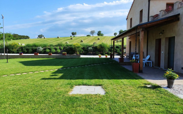 Casa Montefiore 13 LT nella tranquilla campagna Marchigiana