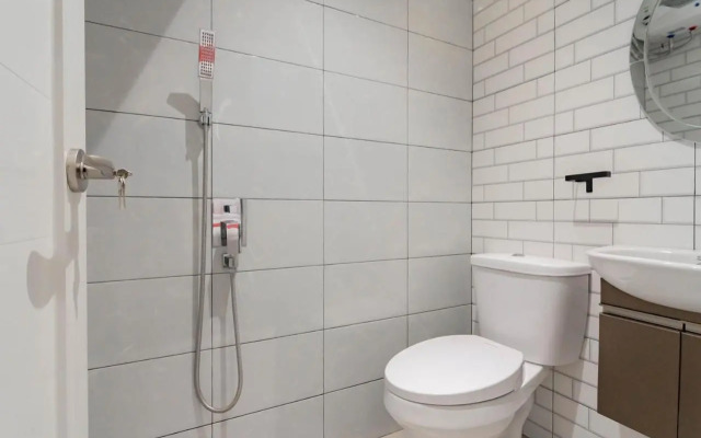 RedDoorz Plus @ Pakuan Residence Tajur