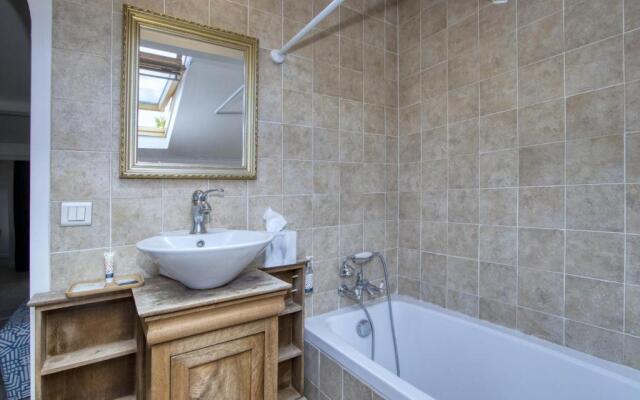 Galant Appartement en bord de mer avec terrasse