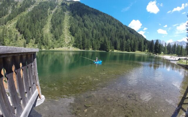 Rifugio Lago Nambino
