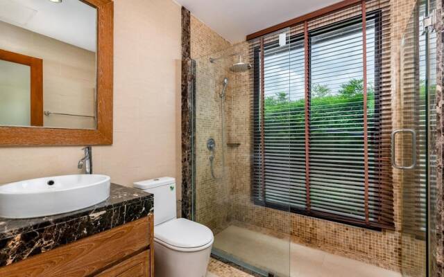 Champagne Pool Villa
