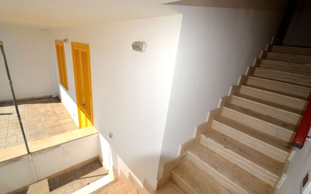 Air-conditioned Yoko Holiday Home for 5 Guests