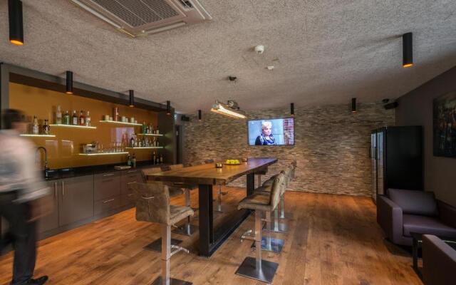 Golden Ball, Exclusive Serviced Apartments Munich